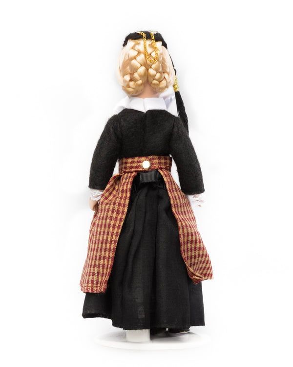 9 inch Porcelain Doll - Peysuföt